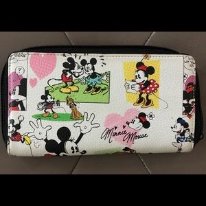 Disney Minnie Mouse wristlet